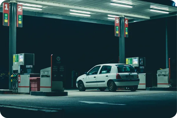 深夜で営業していないガソリンスタンド
