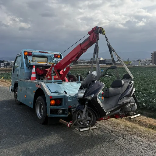 糟屋郡粕屋町でヤマハマジェスティ125の事故レッカー搬送