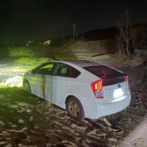 糸島市でトヨタプリウスの砂浜スタック対応